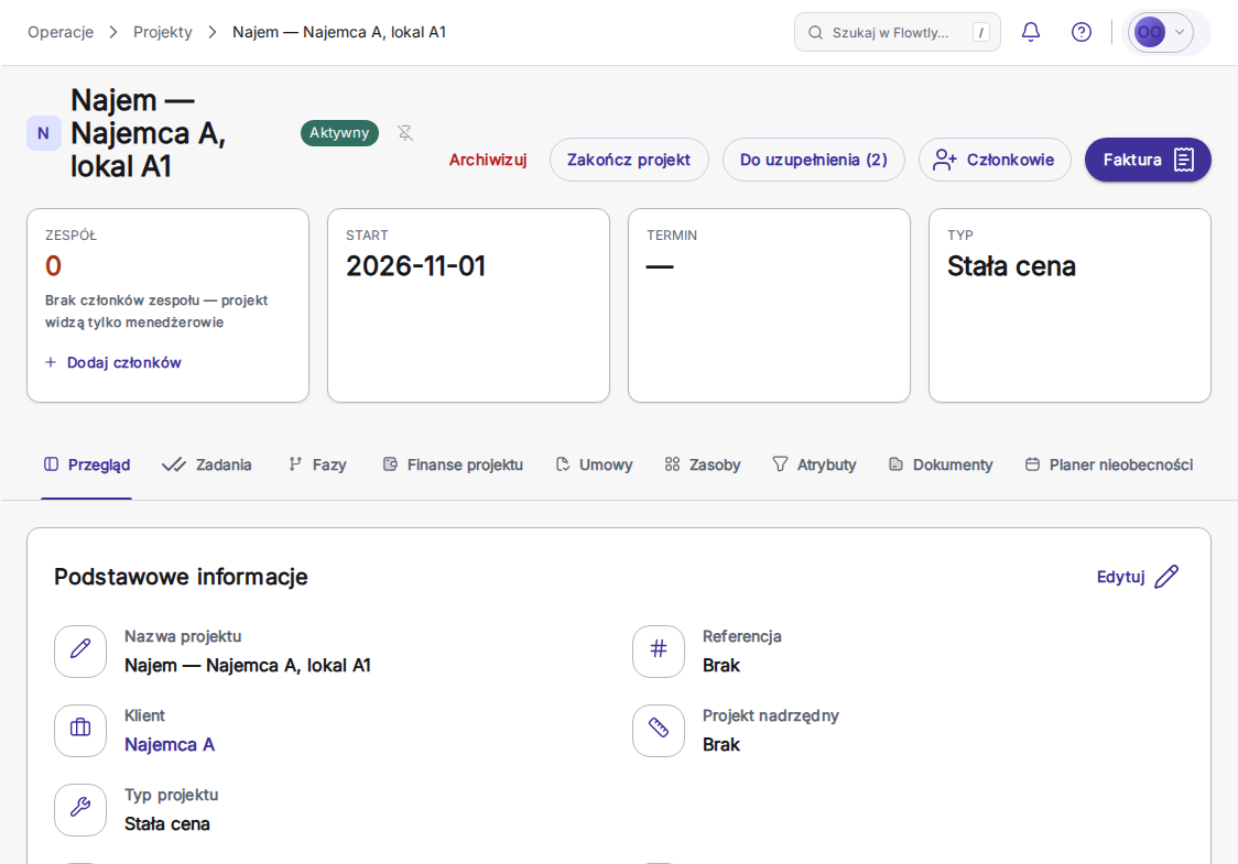 Die Übersicht des Projekts Najem — Najemca A, lokal A1 (Mietvertrag für Mieter A, Einheit A1) in der polnischen Oberfläche: aktiv, Start 2026-11-01, Festpreis, Kunde Najemca A und die Schaltfläche Rechnung.